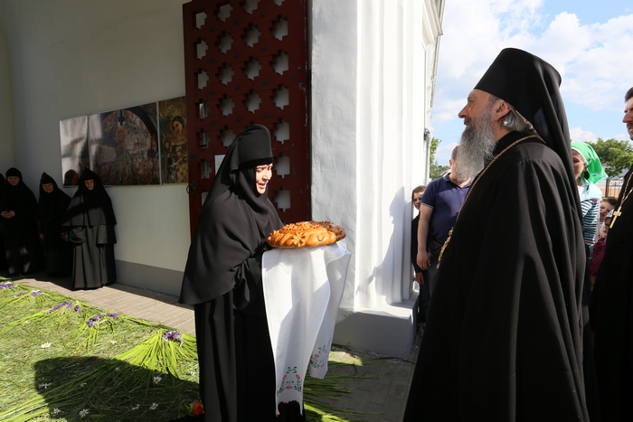 11-Встреча Архиепископа Феодосия.jpg